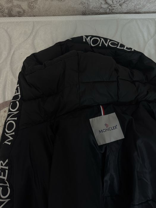 Женская куртка moncler