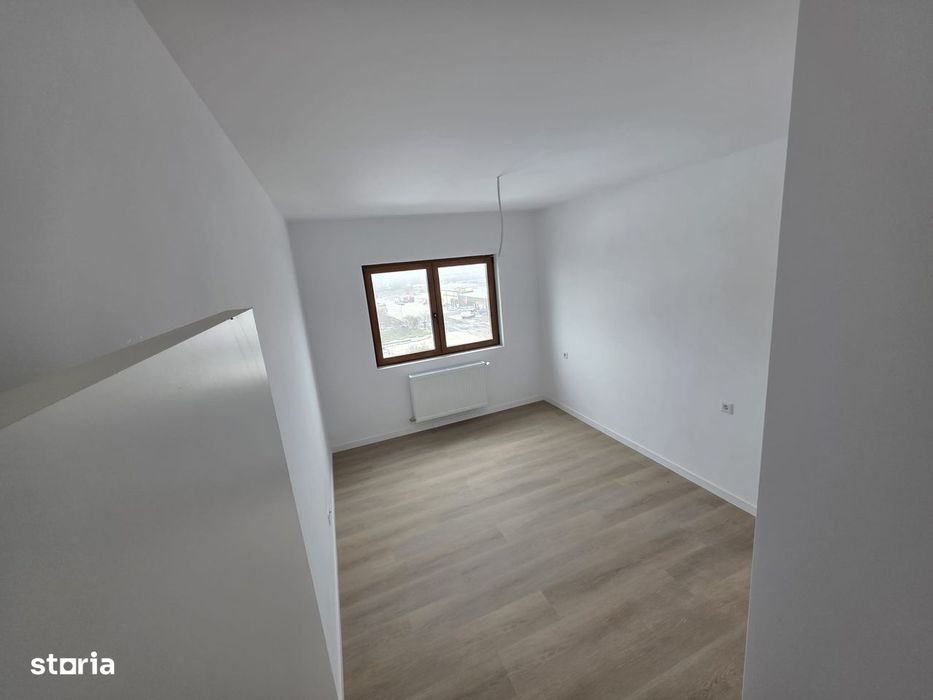 Apartament 4 camere finalizat cu terasa, Cartierul Solar, Metalurgiei