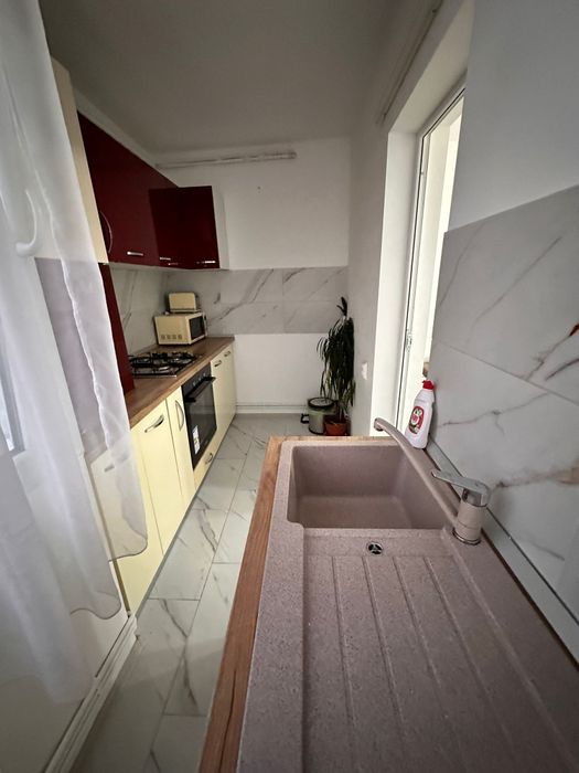 Vand apartament 2 camere transformat in 3 camere