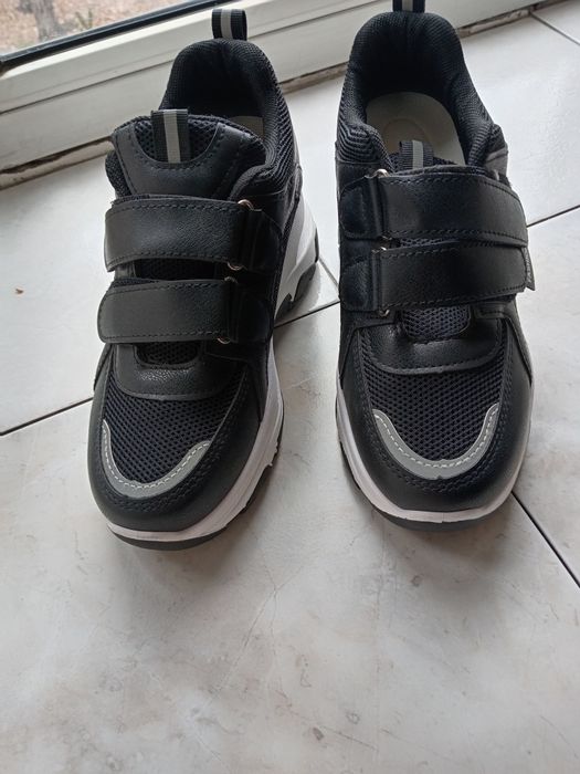 Новые женские кроссовки