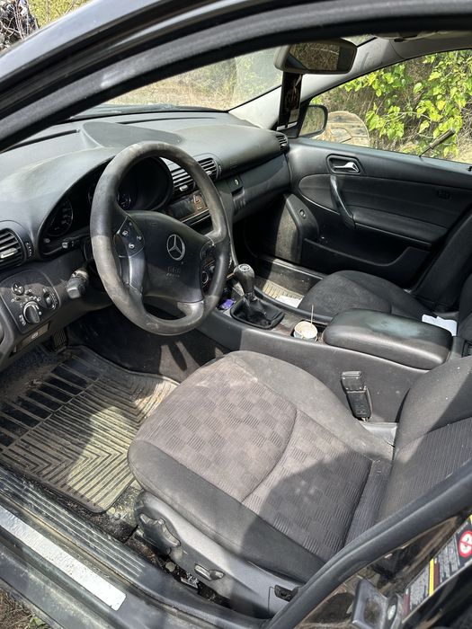 Мерцедес c200 122к.с