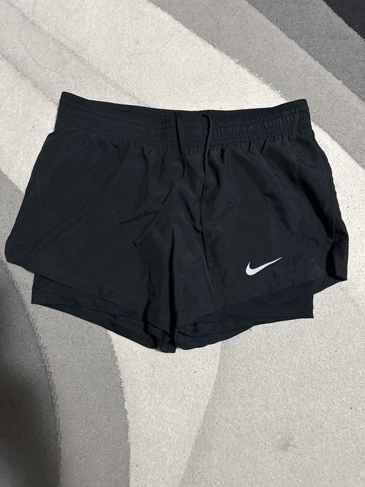 Дамски къси панталони Nike