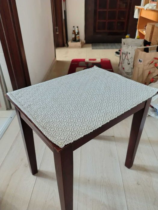 Masuta de cafea Vintage din lemn; Masuta cu blat 43x33x41h cm