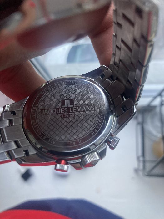 часы сатылад40 000 тенге