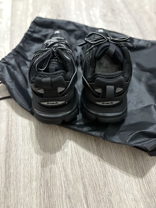 Noi! Balenciaga Track 36