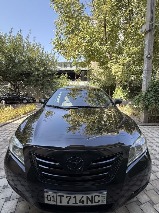 Toyota camry black