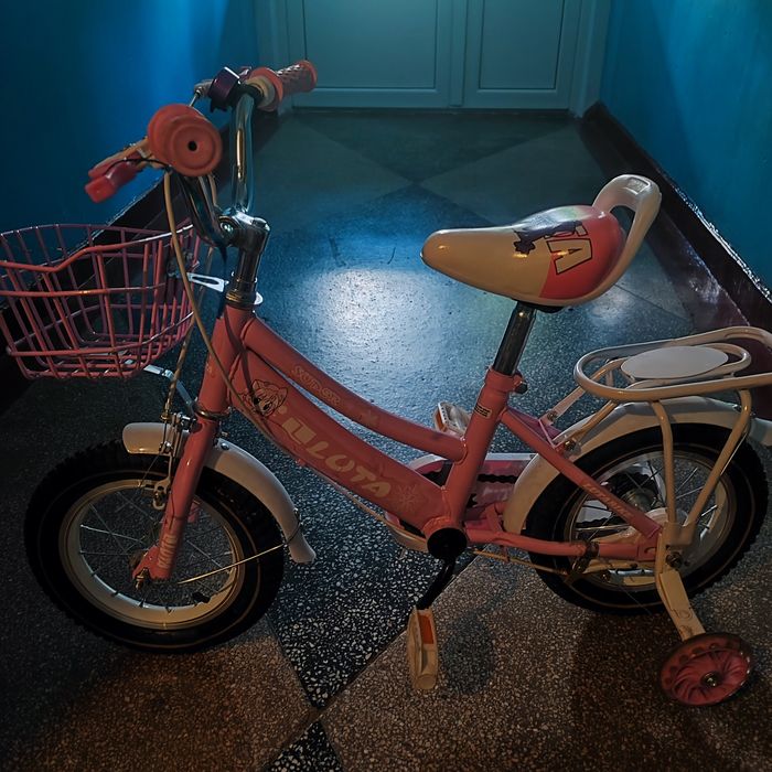 Vând bicicleta pentru copii 3-5 ani