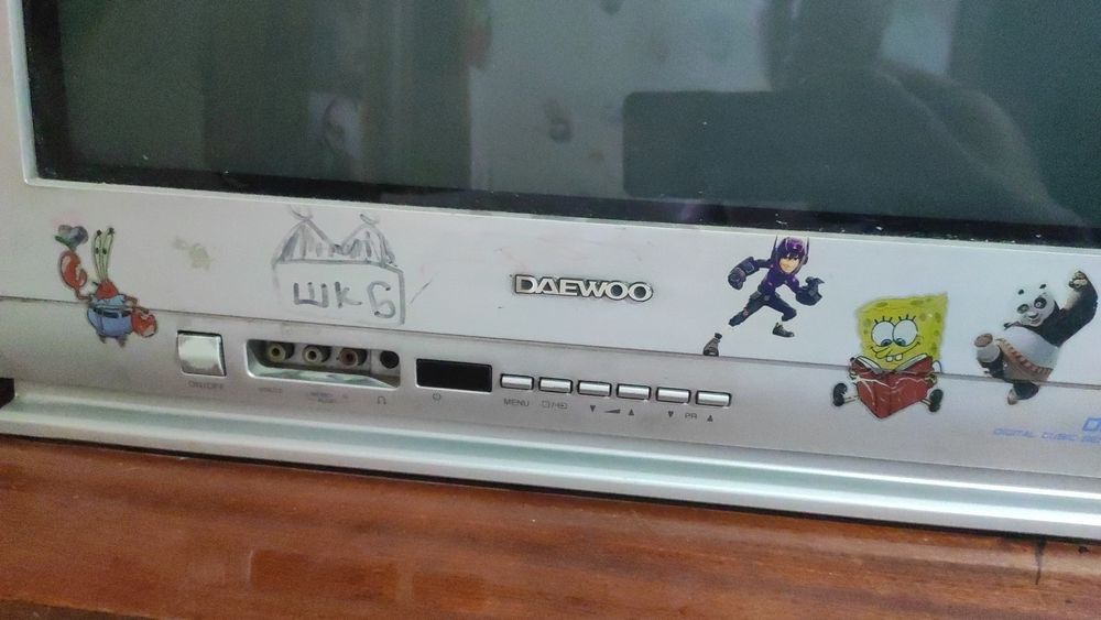 Продаётся телевизор. Дэу.