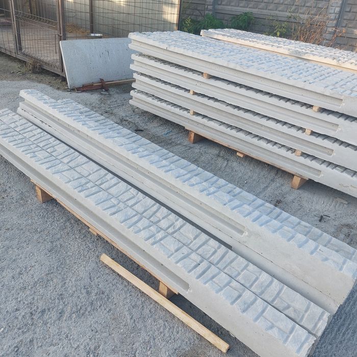 Placi de gard cu armatura de fier, ofer transport cu macara