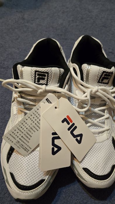 Продам новые кроссовки