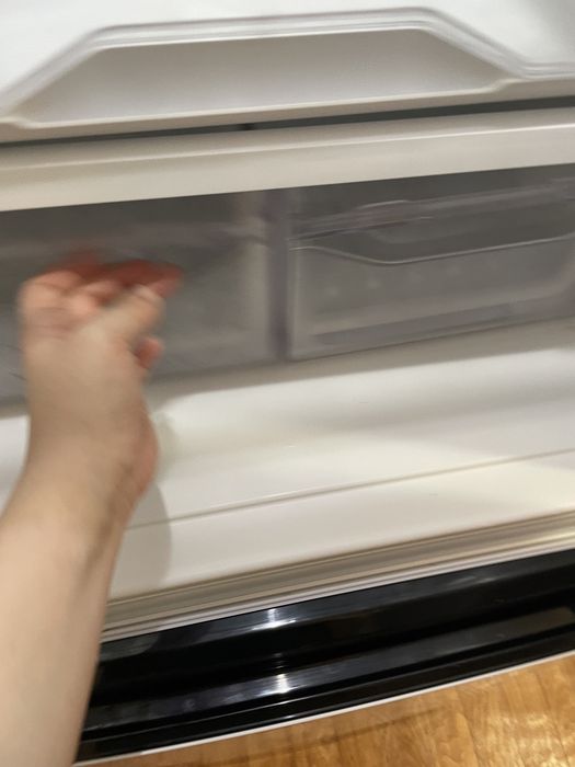 продам холодильник Indesit