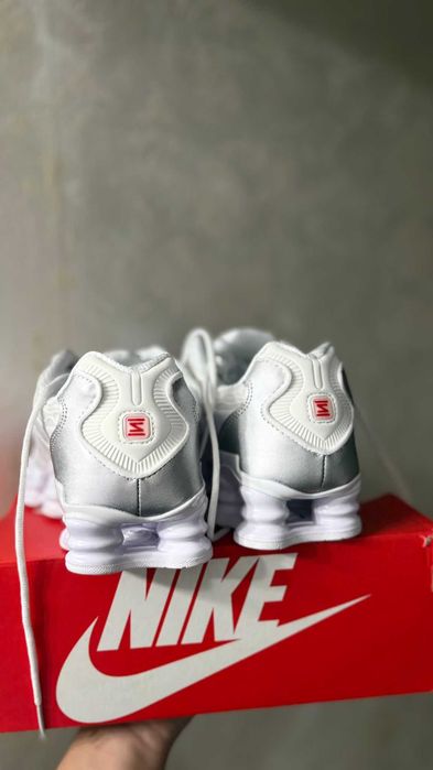 Nike shox alb mărimea 42