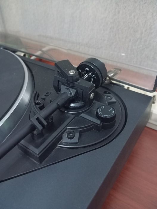 ONKYO винтажный проигрыватель винил дисков.