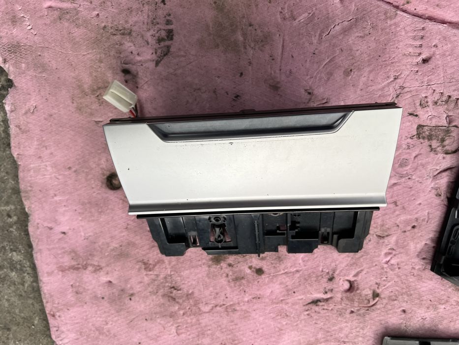 Trimuri plasticuri ornamente plansa bord europa pt vw passat b8