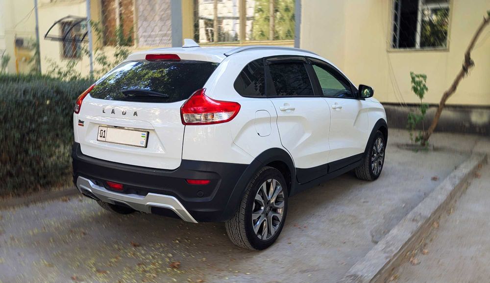 LADA XRAY CROSS / 1.8 / 2021 / Full Luxy Позиция в отличном состоянии