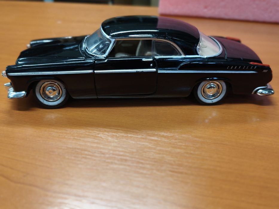 Метална количка макет на  Крайслер   С300