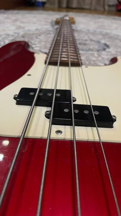 Squier by Fender Affinity Precision Bass sotiladi