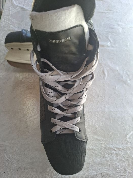 Продам коньки мужские б/у