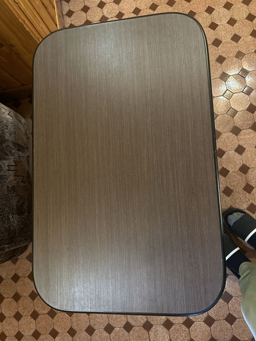 Masa confortabila culoare wenge, stare buna