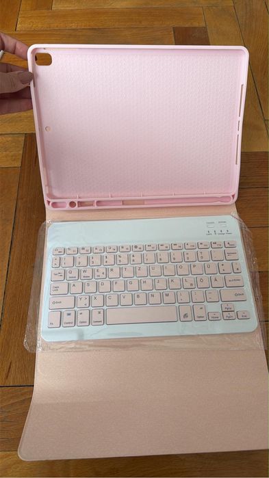 Кейс със клавиатура за Ipad 7/8/9