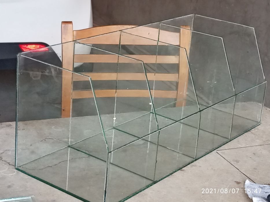 Стекло, витрина и полки, ойнадан витриналар