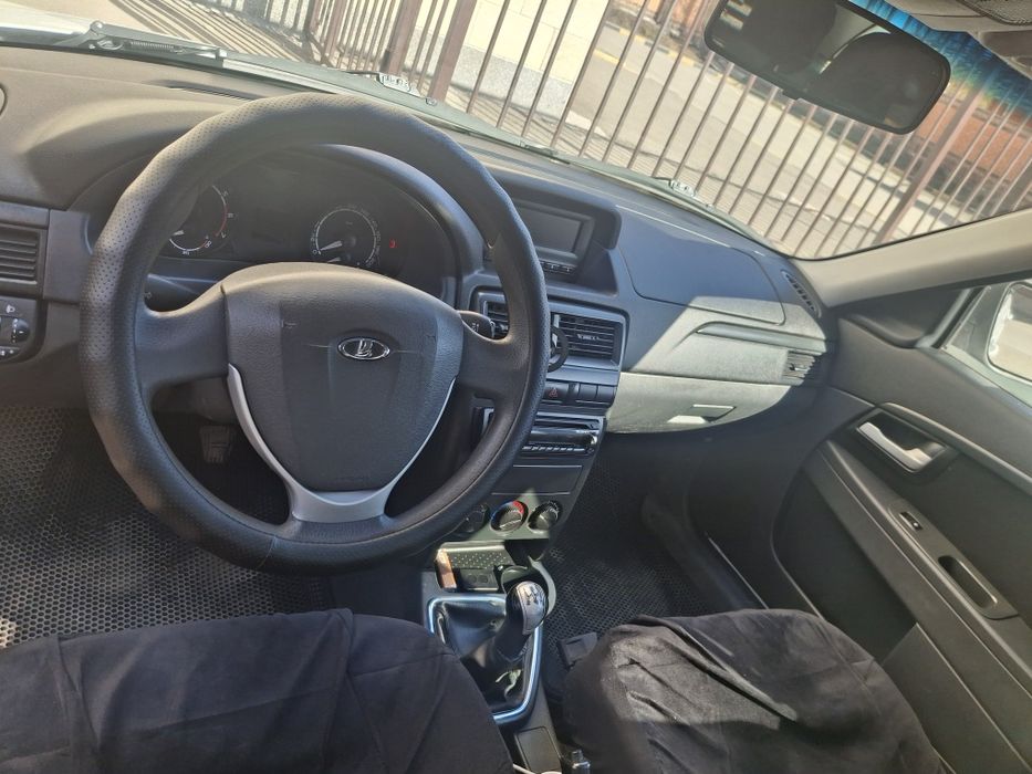 Продам машину приору