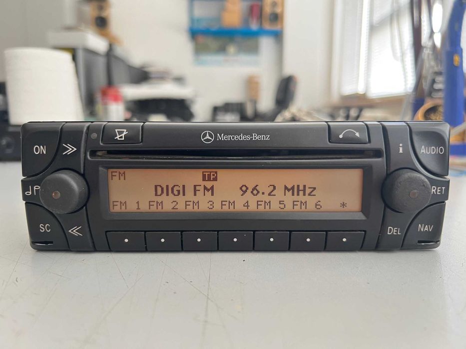 Оригинални автомобилни радио CD навигация