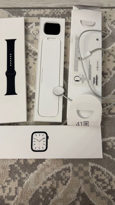 Продам Apple Watch 7 (41mm)