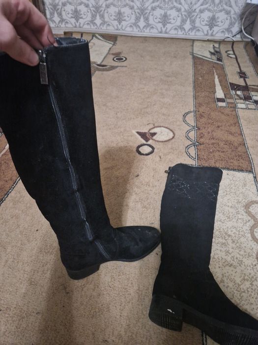 Продам женские сапоги