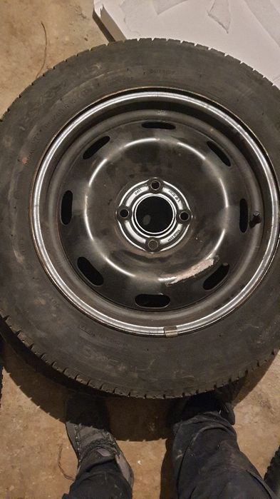 Vând roti Peugeot