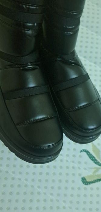 Botine  noi,îmblănite cu fermoar