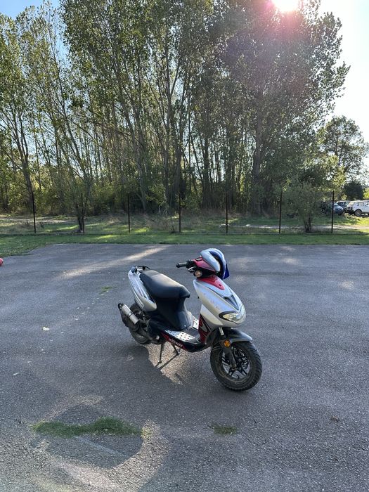 Скутер Keeway RY8