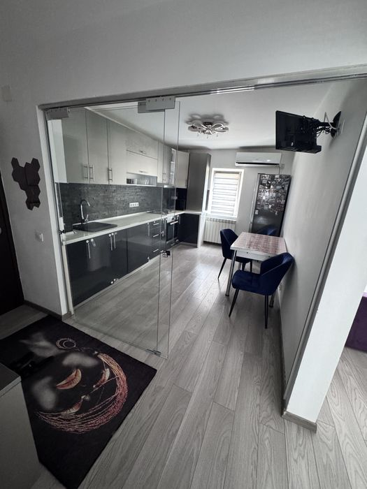 Inchiriez apartament cu 4 camere