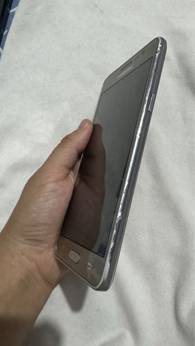 Сломанные телефоны