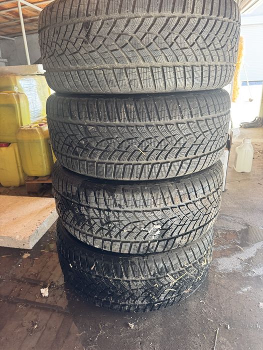 Goodyear UltraGrip Performance + 275/40/22
