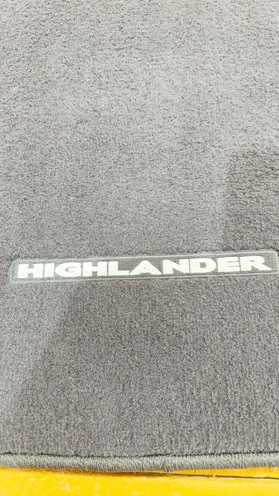 Продам коврики Toyota Highlander новые оригинал