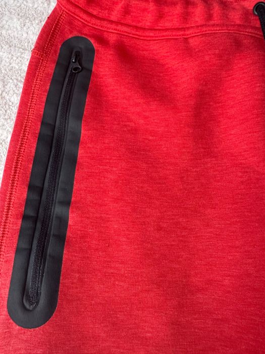Nike tech fleece червен комплект(чисто нов)
