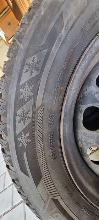De vânzare set 4 cauciucuri iarnă 195 65 R15