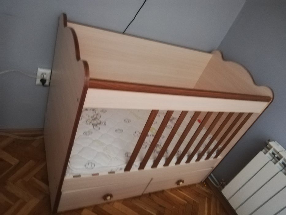 Детска кошара 2в1 с люлеещ механизъм/60