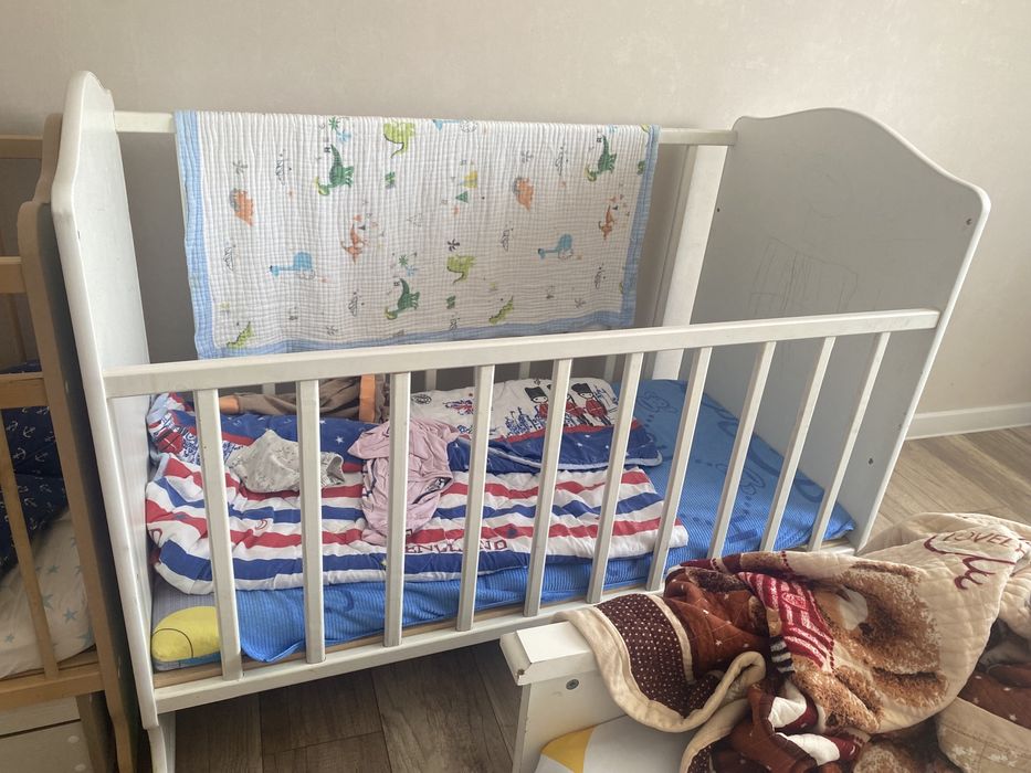 Манежка,кровать для детей