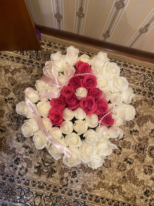 51 роза буква А свежий