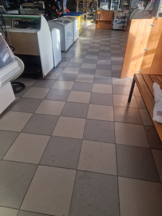 Сдаю торговую поощадь