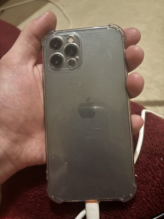 Продам айфон 12 про