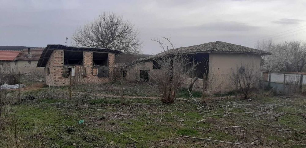 Двуетажна къща, с.Давидово