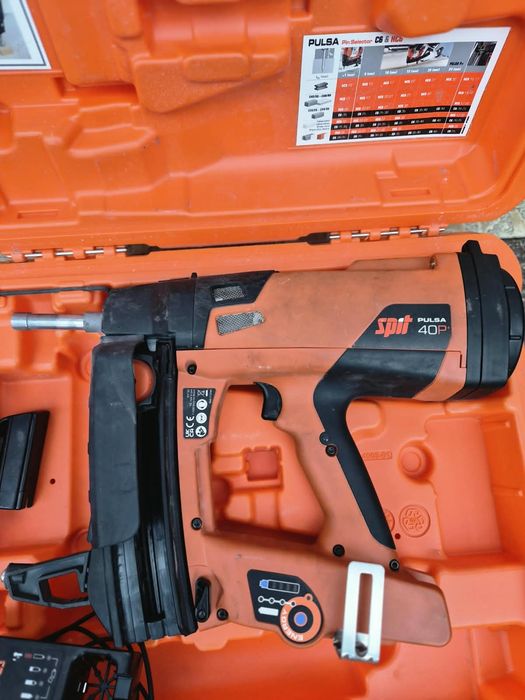 Pistol puscat cuie beton  spit Pulsa 40P+