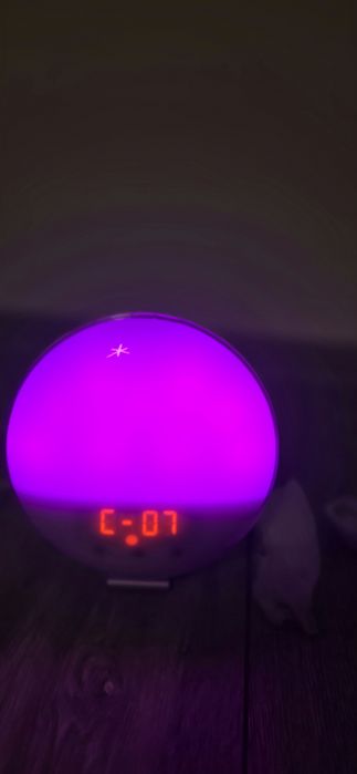 Lampa de veghe cu radio si alarma