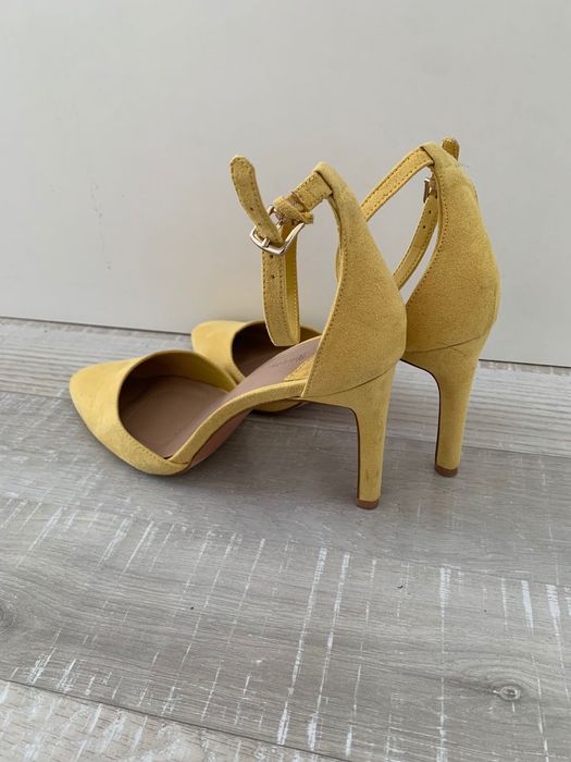 Pantofi cu toc si bareta glezna Stradivarius, mustar, 39