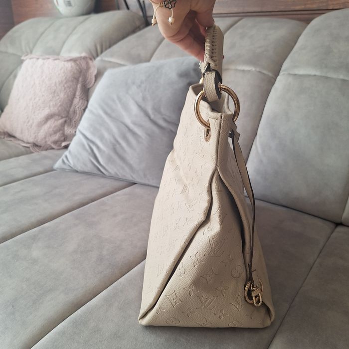 Дамска бежова чанта