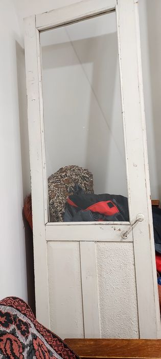 Продам межкомнатные двери Б/у