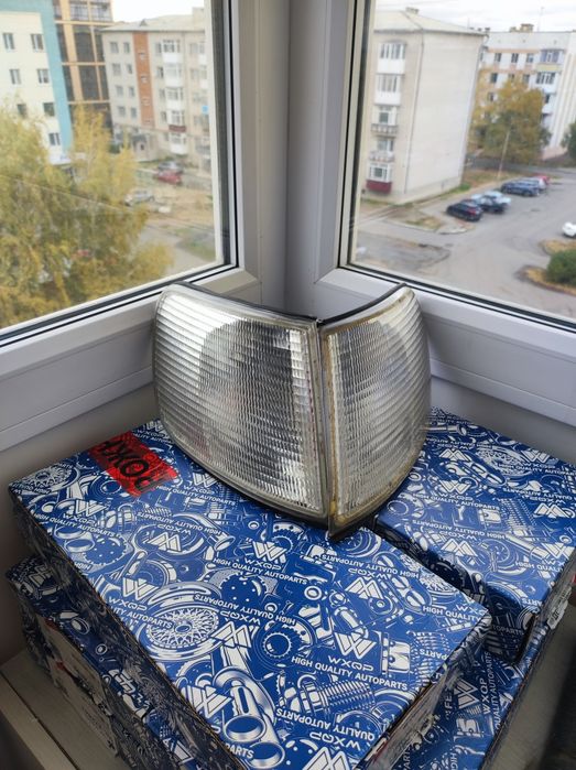 Поворотники Ауди 100 с4